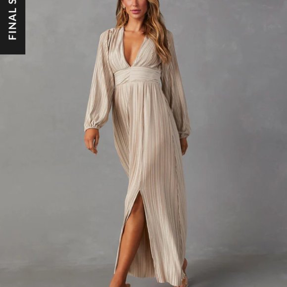 Vici Dresses & Skirts - NWT! Zoey Joy Plunge Neck Plisse Maxi Dress Champagne Medium